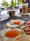 Fröhlich's Am Rathausplatz food