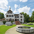 Schloss Binningen outside