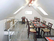 Pizza Capri inside