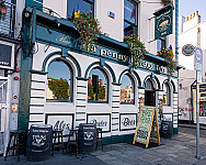 Ha'penny Bridge Inn inside