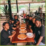 Three Pigs Vanuatu Comida