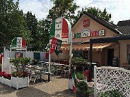 Don Vito Zizzi - Eiscafe - Pizzeria outside