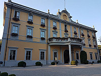 Villa Acquaroli outside