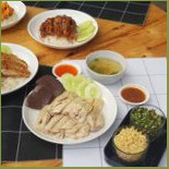 ข้าวมันไก่ เจ้าสัวน้อย Jsn Comida