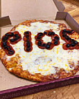 Me N Ed's Pizzeria food