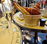 Cafe Les Deux Magots food