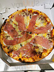 Pizza La Sicilienne food