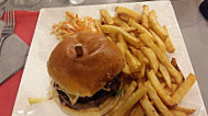 Zeu Burgers food