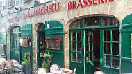 La Lumachelle outside