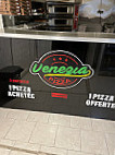 Pizza Venezia inside