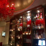 Ruby Room Comida