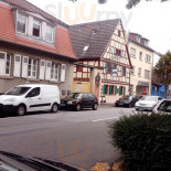 Pizzeria Plumeau Exterior
