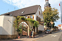 Weinschanke Henninger Im Alten Pfarrhof inside