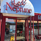 Le Neptune inside