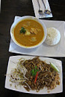 Kub Khao Thai Eatery food
