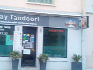 Bombay Tandoori outside