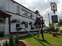 The Patriot Arms outside