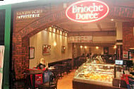 Brioche Doree inside