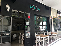 El Salon Marbella inside