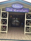 Mon's Thai Rarnaharn outside