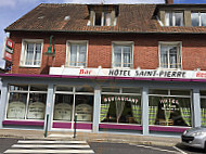 Hôtel Saint Pierre outside