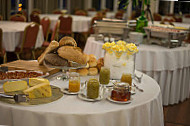 Fayal Resort Hotel food