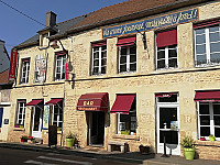 Auberge de l'Acotin outside