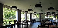 Rola Este-Restaurante e Café Lda inside