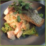 The Swans Function House Comida