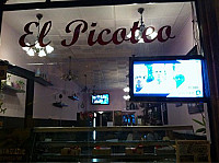 El Picoteo inside