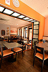 Declic Cafe Restaurant inside