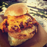 Green Dot Stables Comida