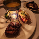 Maury's Tiny Cove Comida