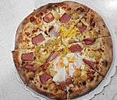Pizz N'dwich Avenue food