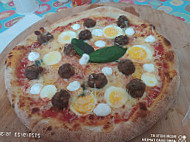 Grizzly pizza food
