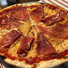 Classic Pizza Frederiksberg C food