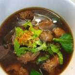 ร้านก๋วยเตี๋ยวไก่ตุ๋นสูตรแม่กิม Comida