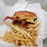 Hardee's Comida