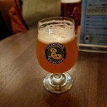 Nellie Pub Comida