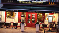 Brasserie Miocque inside