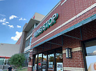 Wingstop inside