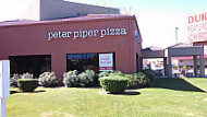 Peter Piper Pizza outside