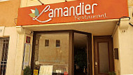 L'Amandier outside