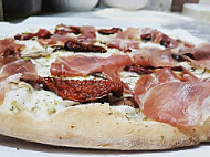 Pizzeria Sfilatineria Valentina food
