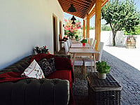 Food Wine and Friends - Casa Relogio de Sol inside
