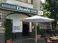 Pizzeria Und Dante inside