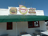Tommy's Burgers inside