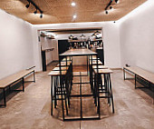 Almanegra Cafe inside