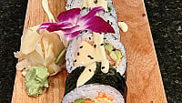 Maki Sushi Bistro inside