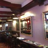 Le Georges Cafe Dentro